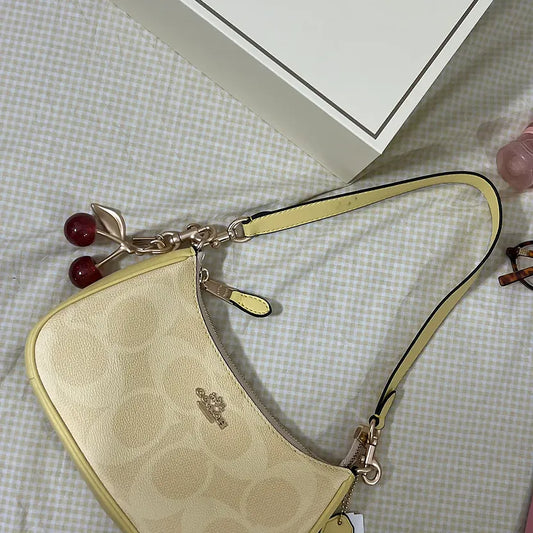 Coach Teri Shoulder Bag (Cream)