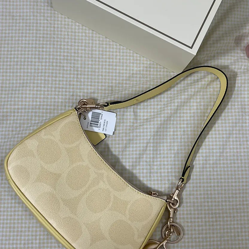 Coach Teri Shoulder Bag (Cream)