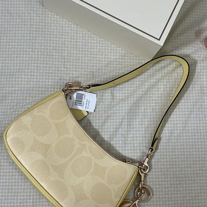 Coach Teri Shoulder Bag (Cream)