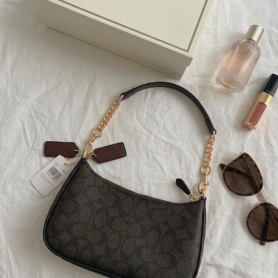 Coach Teri Shoulder Bag (Black)